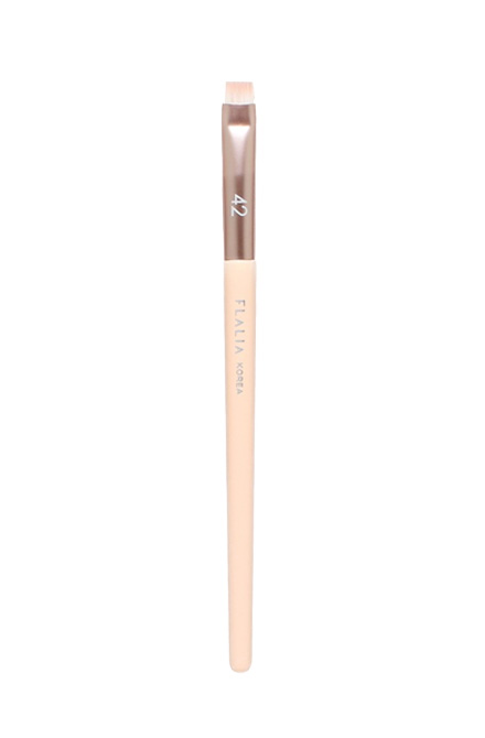 Flat Eyeline Brush #42